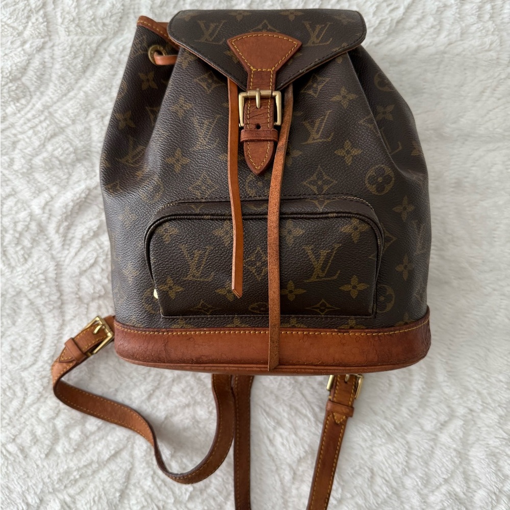 ❤️100% Authentic❤️Louis Vuitton Montsouris MM Backpack